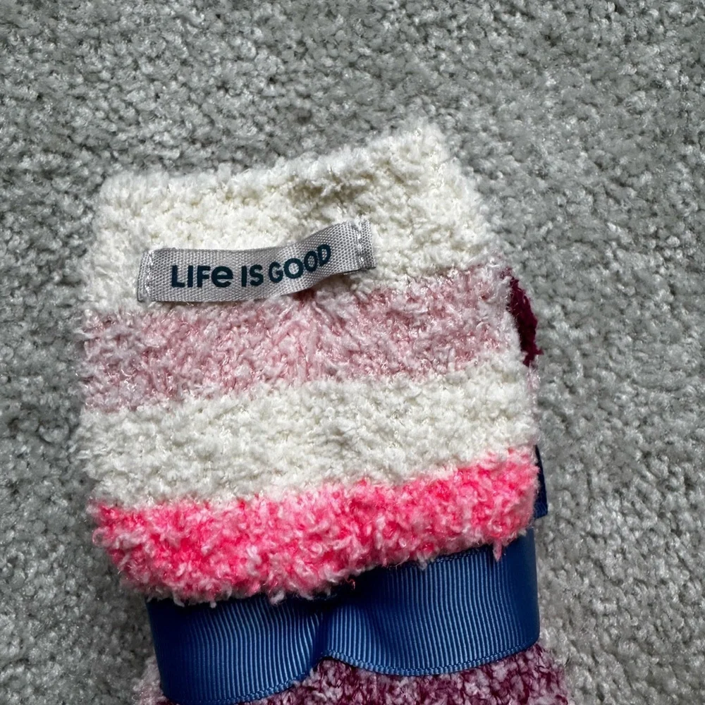 Life Is Good Pink, 4 Pair- Fuzzy Socks NWT